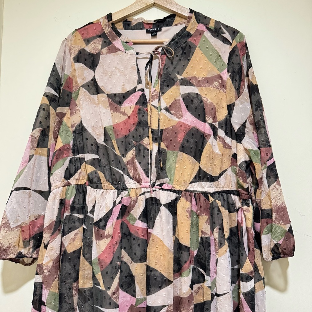 Women’s Torrid Mini Clip Key Hole Multicolour Abstract Print Dress Size 2X - Picture 4 of 16
